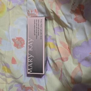 Mary Kay Gel Semi Matte Lipstick Powerful Pink